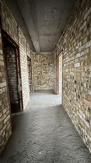 Продажа помещений свободного назначения: Продается квартира в строящемся доме (каркас-монолит, кирпичное — 9