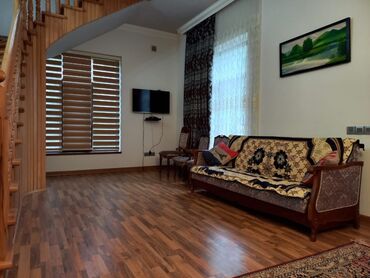 Günlük kirayə evlər: 200 kv. m, 5 otaqlı, Artezian quyusu, Kanalizasiya, Kombi — 17