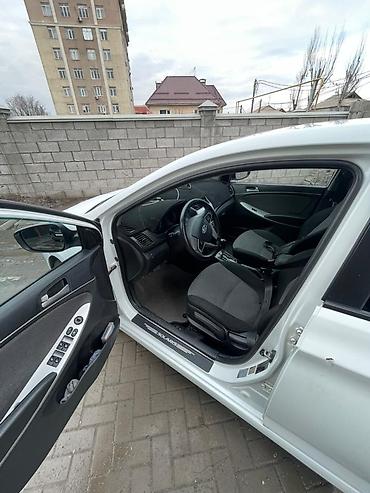 Hyundai: Hyundai Solaris: 2014 г., Бензин, Седан — 8