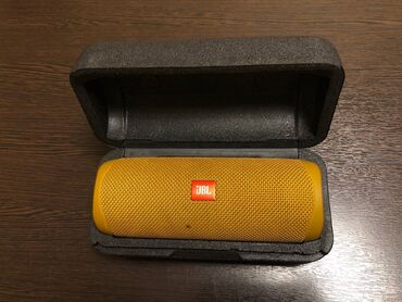 портативные колонки 4.1: JBL Flip 5 Bluetooth колонка, горчичный цвет, оригинал. Из минусов -