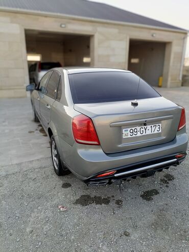 Daewoo: Daewoo Gentra: 1.5 l | 2014 il Sedan — 4