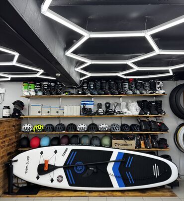 стол для настольного тенниса: SUP расшифровывается как Stand up paddle (стоя с веслом). Это самый