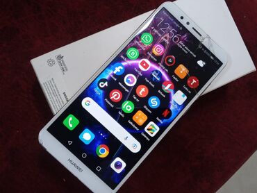 100 manata yeni telefonlar: Huawei Y6s, 16 GB, rəng - Ağ, İki sim kartlı, Face ID, Düyməli