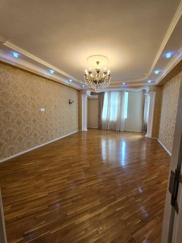 продается 2 х комнатная квартира: 8-ci mkr, Azadlıq prospekti metrosu yaxınlığında yeni tikili binada