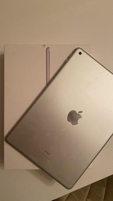 Настольные ПК и рабочие станции: Б/у Apple iPad 8 (2020), 10,2", 128 ГБ
