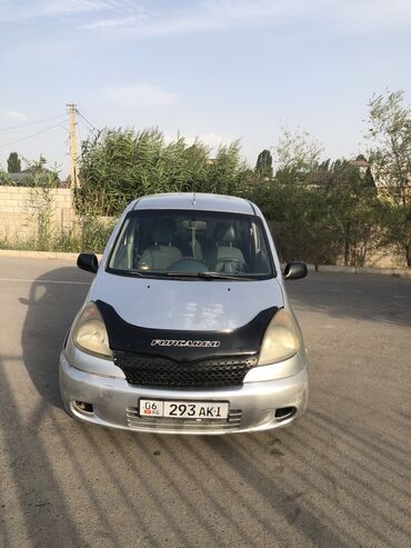 с моей доплатой: Toyota Yaris Verso: 2002 г., Механика, Бензин, Минивэн