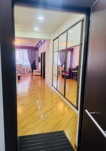 Uzunmüddətli kirayə mənzillər: Qarayev metrosunun düz yanı, Panda Kids-in arxasında 2 otaqlı studio — 1