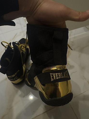 boks krasovkası: Everlast boks ayaqqabısı – yüksək boğazlı model - Rəng: qara/qızılı — 3