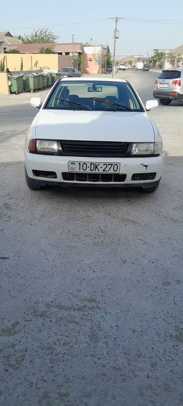 Транспорт: Volkswagen Polo: 1.6 л | 1995 г. Седан