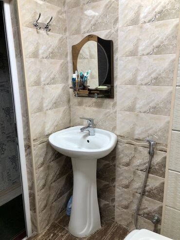 Köhnə tikili: Bakı, Ağ şəhər, 3 otaqlı, Köhnə tikili, m. Xətai, 70 kv. m — 24