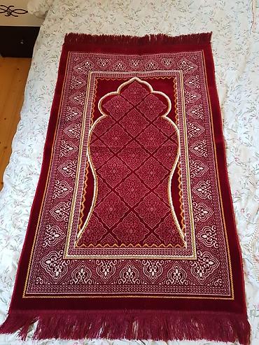 Другое: Əla vəziyyətdə, (namaz xalçaları) Standart namaz xalçası ölçüsü Hər — 2