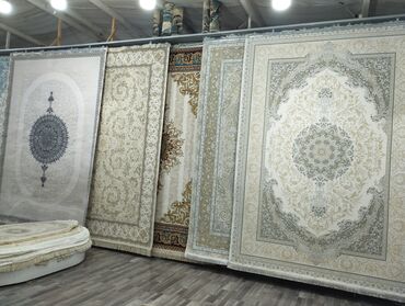 tibbi numayende vakansiya sumqayit: Xalça dükanına işçi axtarilir. Yaş 20 - 27 arasi. Maas gunu 20 manat