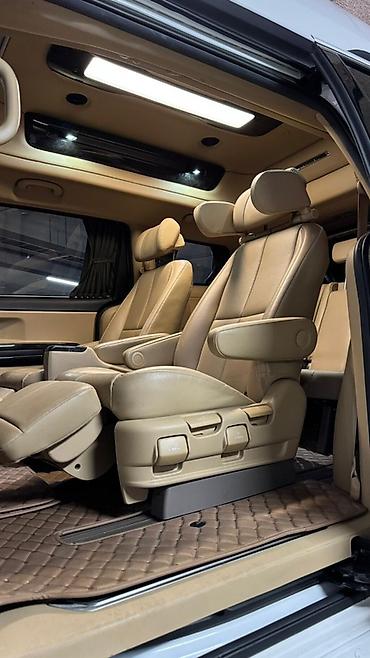 Kia: Kia Carnival: 2019 г., Минивэн — 24