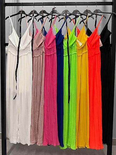 bata papuce: 09. Plisirani kombinezoni 🩷💚❤️💙💜
Po SUPER CENI od 1.900 dinara H — 9