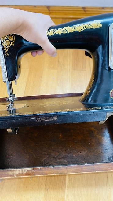 gitara temiri: Məhsul: Mexaniki tikiş maşını (əl çarxlı) Təsvir: - Klassik dizaynlı — 9