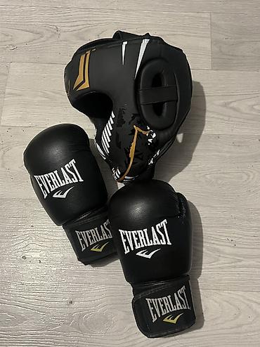 Шлем Venum + перчатки Everlast 10 oz Комплект для единоборств: - Шлем