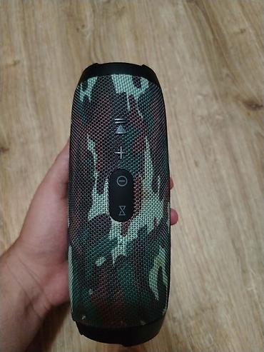 səs gucləndrici: JBL portativ Bluetooth akustik sistemi – kamuflyaj dizayn - Brend — 3