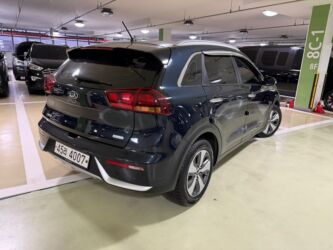 Kia: Kia Niro: 2017 г., 1.6 л, Автомат, Гибрид, Универсал — 4