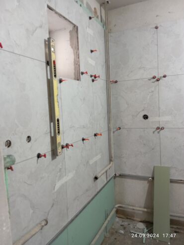 Укладка плитки: Укладка плитки в ванной, Укладка плитки на стену, Подготовка стен для укладки | Керамическая плитка, Керамогранитая плитка, Мозаичная плитка | Вертикальная укладка, Диагональная укладка, Горизонтальная укладка Больше 6 лет опыта — 15