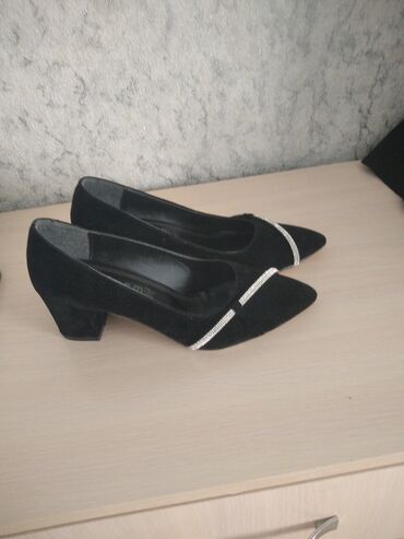 вечерние туфли на высоких каблуках: Туфли 40, цвет - Черный