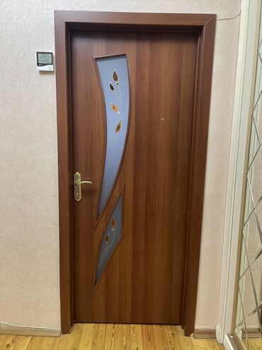 Otaq qapıları: İşlənmiş Otaq qapısı Zamok ilə, Zəmanətli, Ödənişli quraşdırma, Ödənişli çatdırılma