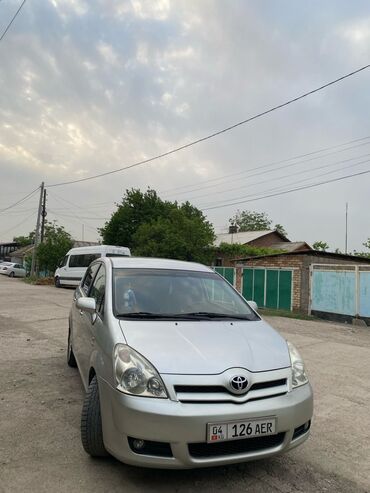 Toyota: Toyota Corolla Verso: 2004 г., 1.8 л, Механика, Газ, Универсал