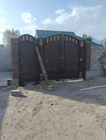 Кованные металлические ворота с калиткой - Материал: сталь с at lalafo.kg Кованные металлические ворота с калиткой - Материал: сталь с