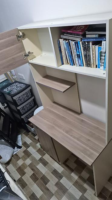 iso oturacaq: Yazı masası və oturacaq Evdə səliqəli istifadə olunmuş iş masası və — 1