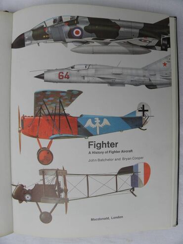 Knjige i stripovi: Knjiga:Military Aircraft 5(Vojni avioni) 34, 5 cm. format, 43 str. + — 6