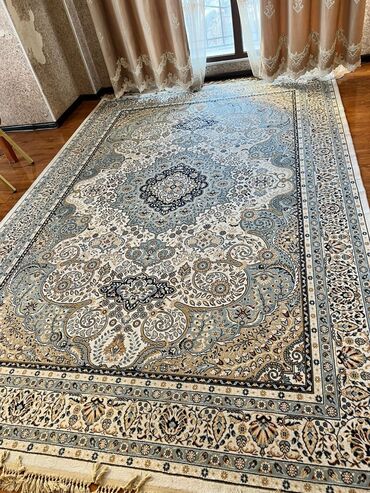 продаю ковры паласы: Ковер Б/у, 300 * 400, Турция