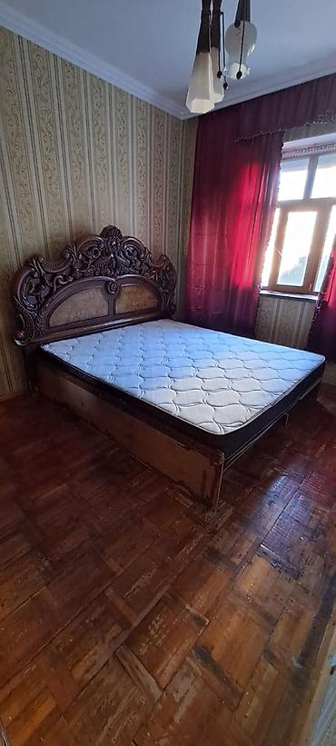 matras taxt ucun: Klassik üslubda 2 nəfərlik taxt, bazalıdır.Matrası yoxdur.180-200 — 8