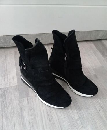 ugg cizme sa platformom: Ugg čizme, bоја - Crna, 37