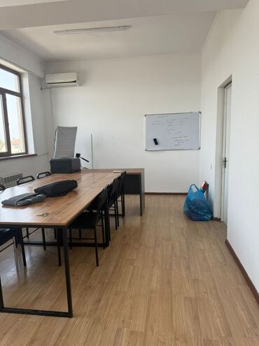 аренда помещения в канте: Ижарага берем Офистик, 35 кв. м, Бизнес борборунда, Тоолор көрүнүп турат, Өзүнчө ашканасы менен, Коопсуздук системасы менен