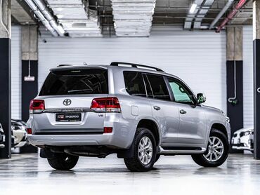 Toyota: Toyota Land Cruiser: 2021 г., 5.7 л, Автомат, Бензин, Внедорожник — 6