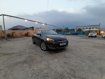 Yağlar və avtokimyəvi maddələr: Opel Astra: 1.4 l | 2013 il 320000 km Hetçbek