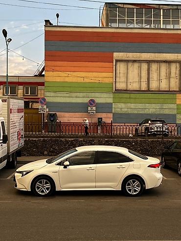 каролла гибрид: Toyota Corolla: 2021 г., 1.8 л, Автомат, Гибрид, Седан — 5