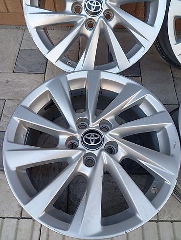 проставок: Литые Диски R 17 Toyota, Комплект, отверстий - 5, Б/у — 4