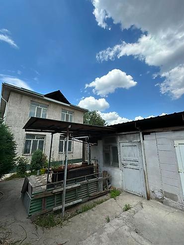 🏡 Продаётся просторный двухэтажный дом в ж/м Кызыл-Аскер 📐 Участок —