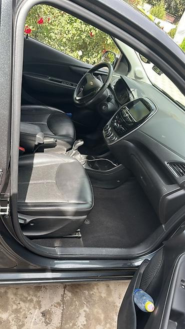 shevrolet lacetti: Chevrolet Spark: 2016 г., 1 л, Бензин, Хэтчбэк — 5