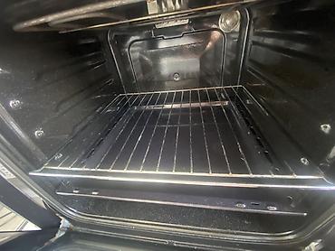 Plitələr və bişirmə panelləri: Zanussi elektrik sobası + Schaub Lorenz qabyuyan maşın. Soba 220 — 4