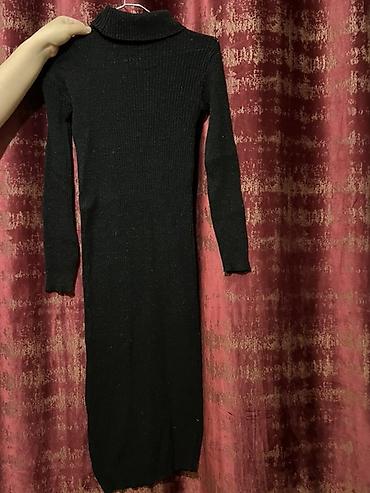 Qadın geyimləri: Qadın paltarları dəsti 1) Qara-ağ xırda çiçəkli midi don - Kvadrat — 4