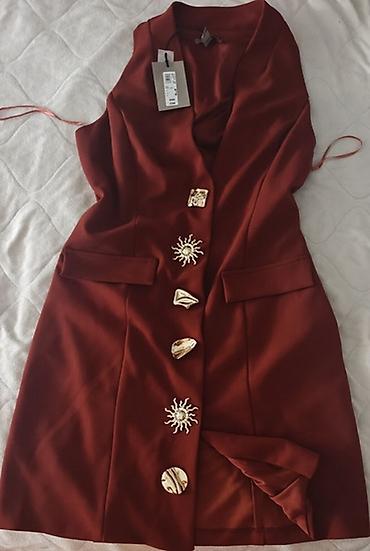 more: Vel m. Nova. Moze da se nosi i kao duzi prsluk . Boja iznedju bordo i — 2