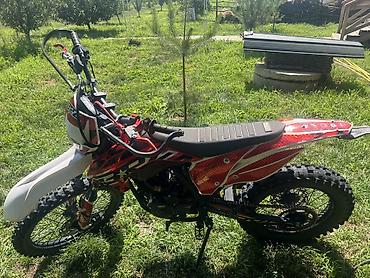 rgb свет: Питбайк/эндуро BRZ (наклейки BRZ, серия MX/Enduro). Яркий красно‑белый — 3
