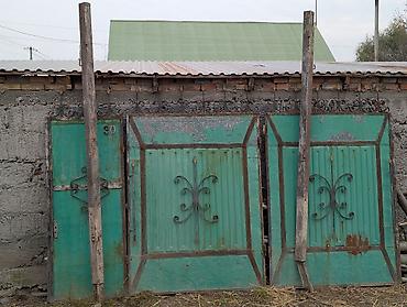 на железных номерах: Заголовок: Продаю надежные б/у железные ворота с калиткой и стойками — 3
