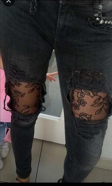Farmerke: Ženske skinny farmerke Vel 26 – crne, sa dekorativnim čipkanim — 2