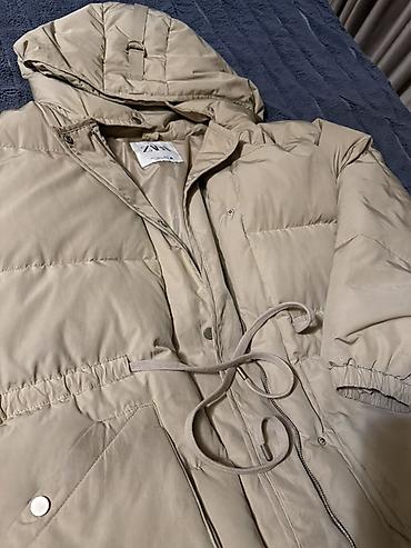 boyun bagi: ZARA qadın puffer gödəkçə - Rəng: bej - Model: kapüşonlu, beldə — 3