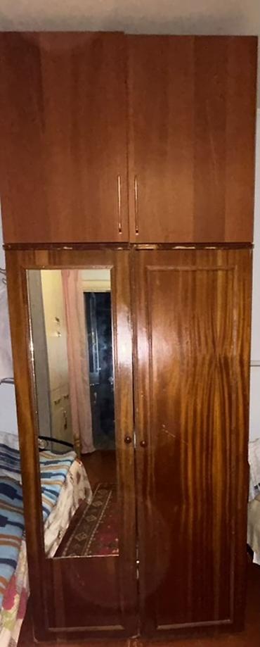 paltar skafı: İşlənmiş, 3 qapılı, Güzgülü, Qəhvəyi, Taxta, Açılan, Düz dolab — 1