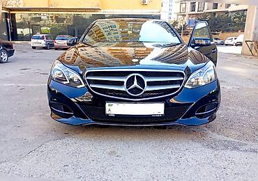 Mercedes-Benz: Mercedes-Benz E-Class sedan - Korpus: Qara rəng, aerodinamik kuzov — 1