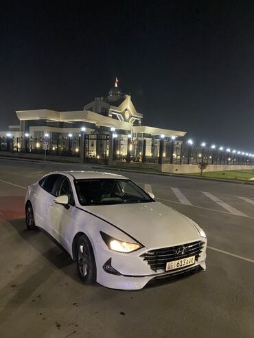 купить маленькую машину недорого: Hyundai Sonata: 2021 г., 2 л, Автомат, Газ, Седан