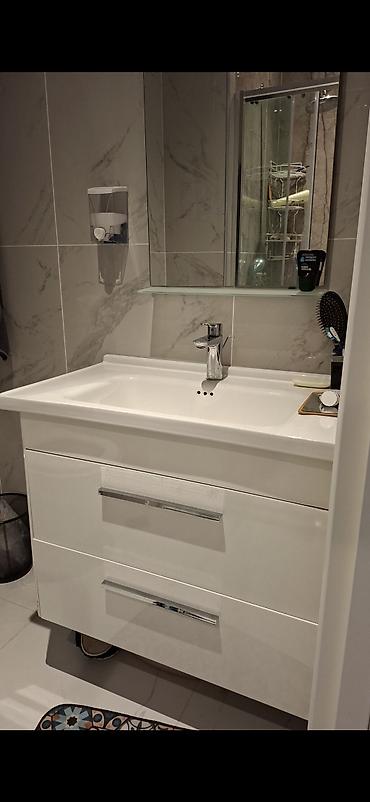 hamam kranti: Ağ rəngdə vannaya mebel dəsti – lavabo və alt dolab - Material — 1